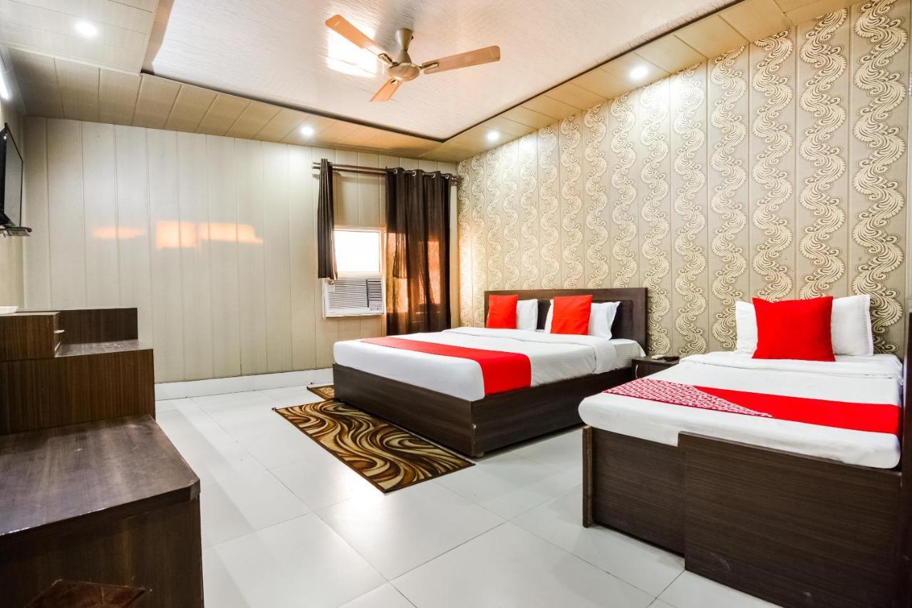 Karnāl Oyo 46152 Hotel Neelam מראה חיצוני תמונה